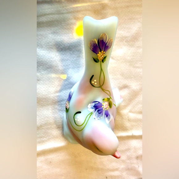 Fenton Burmese bird on branch hand painted florals artist signed - Picture 3 of 6